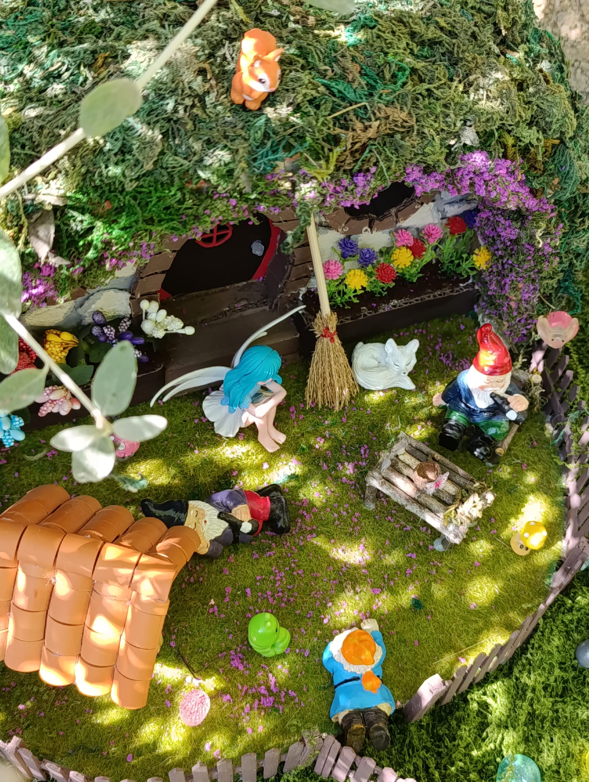 Maison de Hobbit, refuge Terreux du Village du Lys Enchanté – Image 3