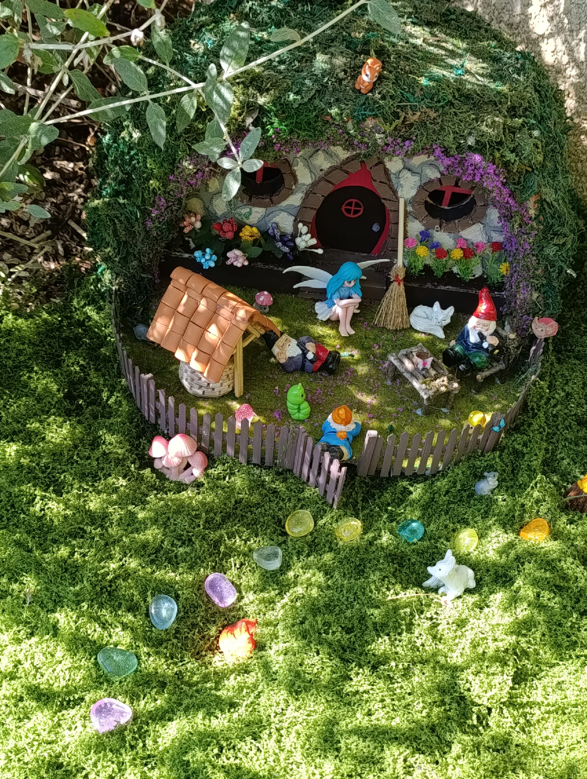 Maison de Hobbit, refuge Terreux du Village du Lys Enchanté – Image 5