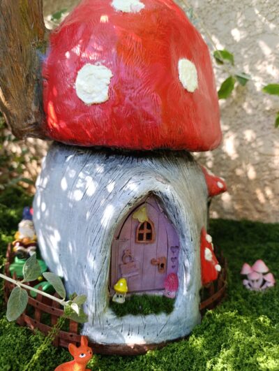 Maison champignon de Lysorin, farfadet du village du Lys enchanté