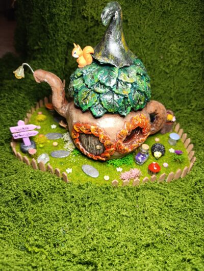 🌿 Maison Théière d’Ysoria, herboriste du Village du Lys Enchanté