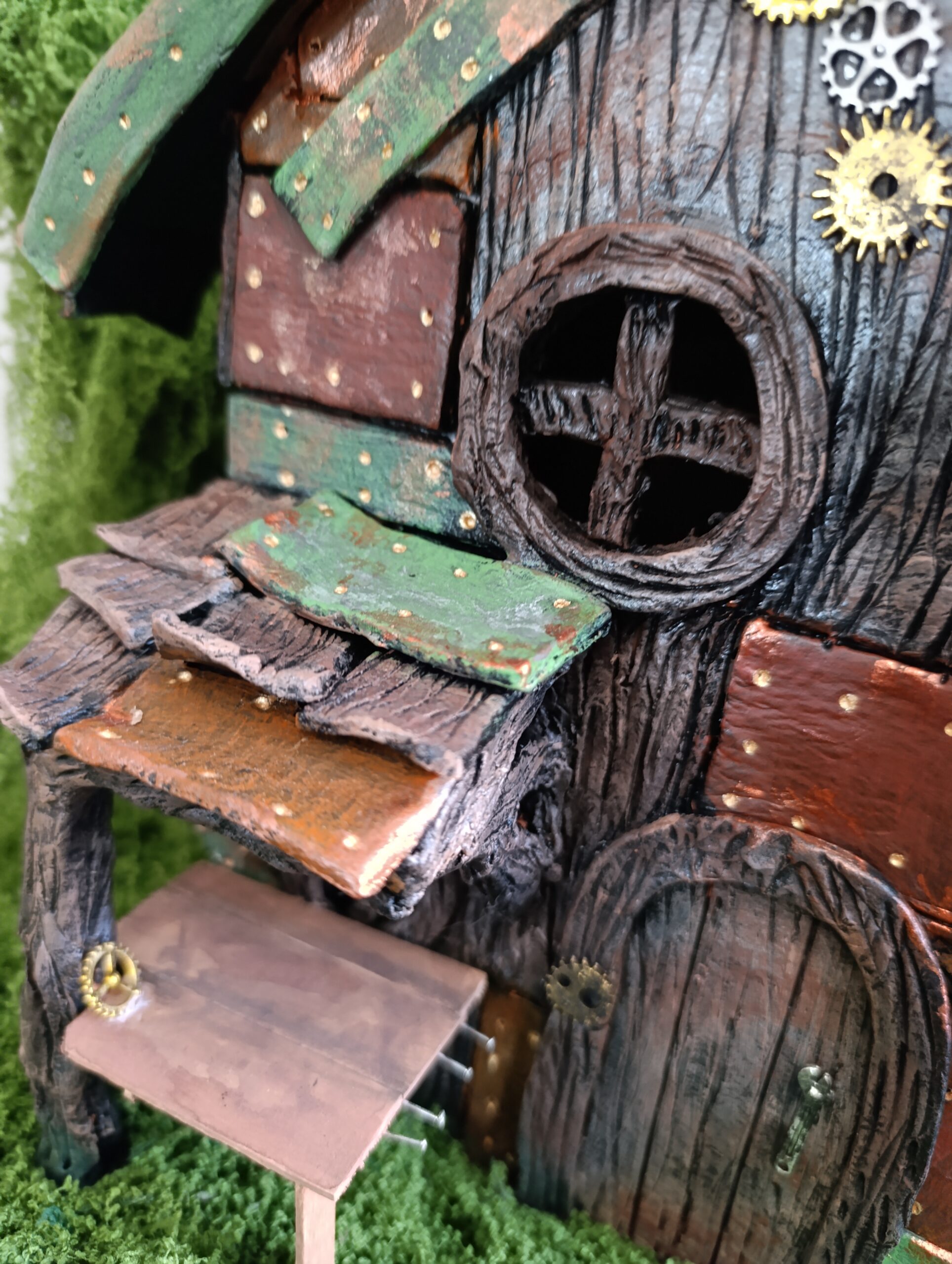 La Maison Rafistolée, abri Bricolé du Village du Lys Enchanté – Image 20