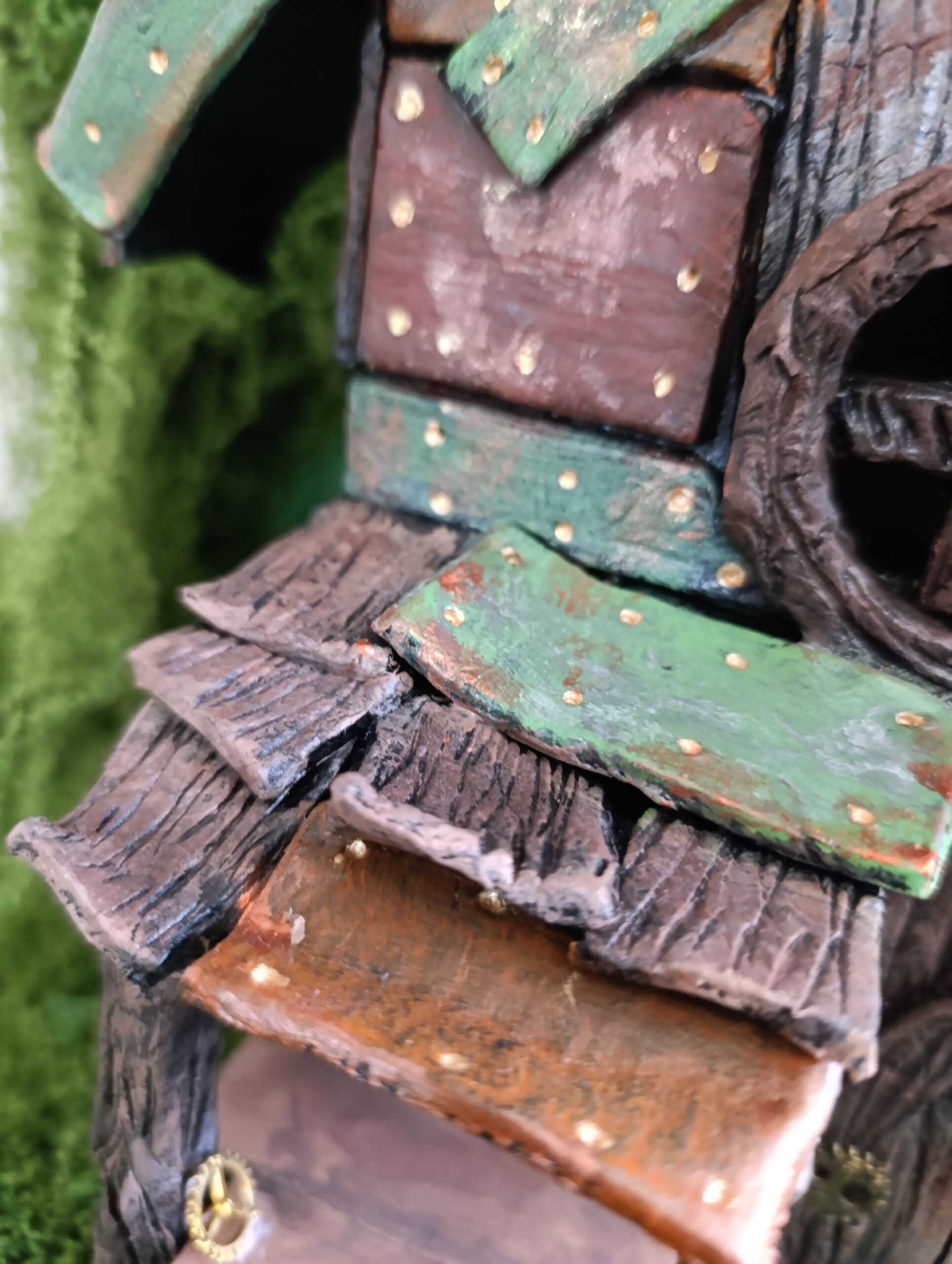 La Maison Rafistolée, abri Bricolé du Village du Lys Enchanté – Image 19