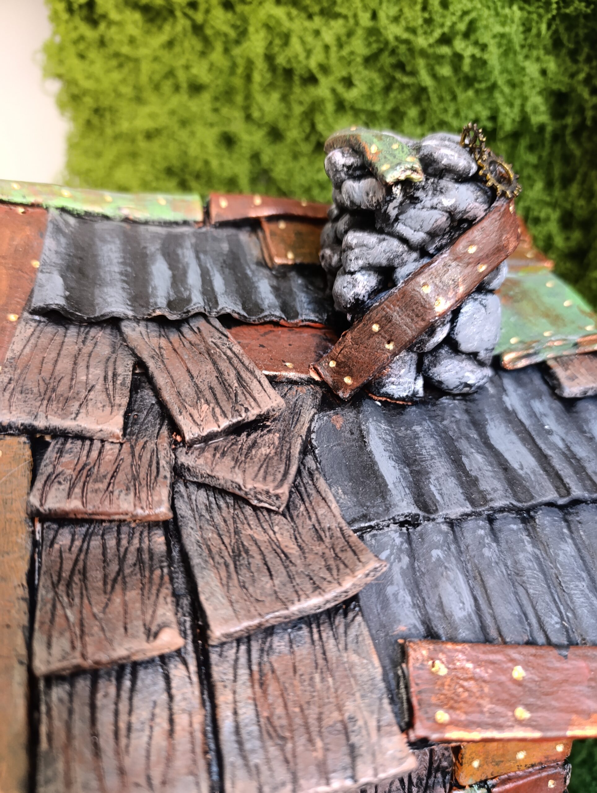 La Maison Rafistolée, abri Bricolé du Village du Lys Enchanté – Image 15