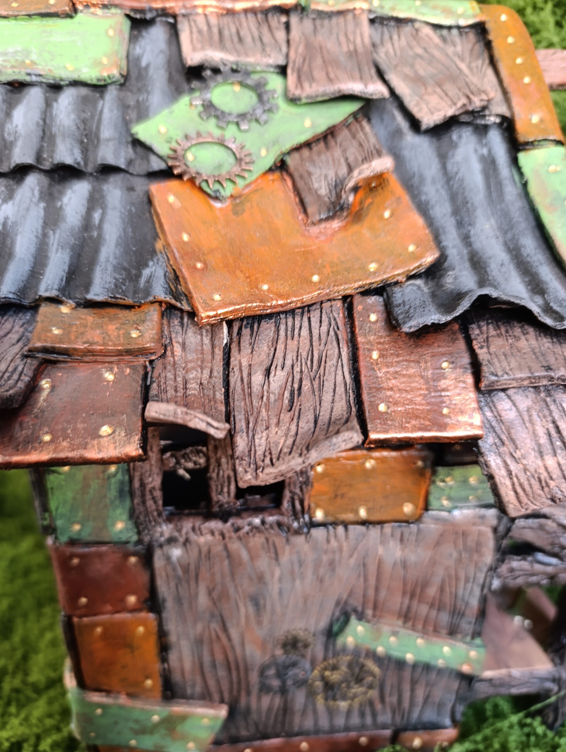 La Maison Rafistolée, abri Bricolé du Village du Lys Enchanté – Image 8