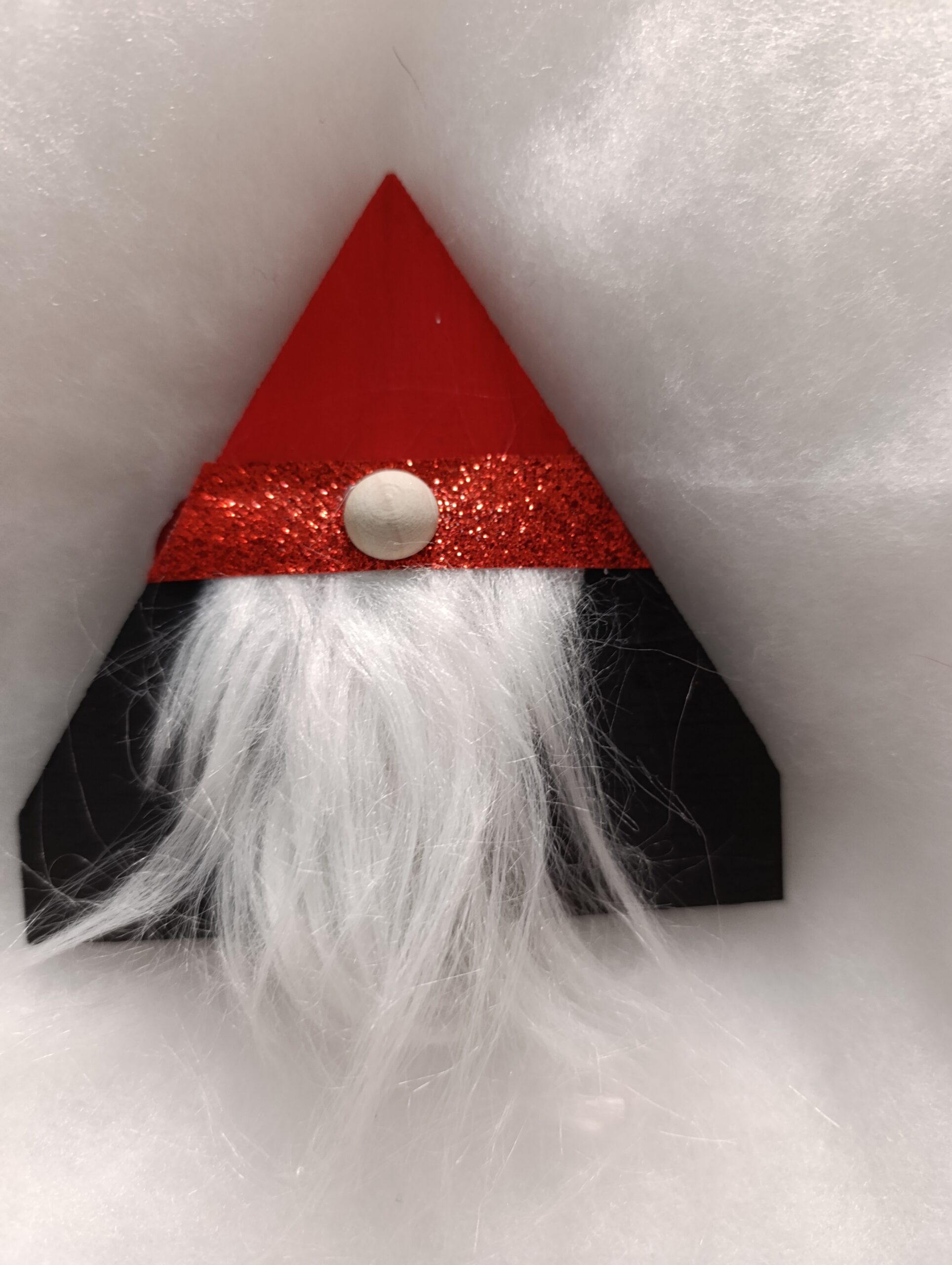 1000012268 🔥 Rougeflamme Lutin en bois du Lys Enchanté – L’étincelle joyeuse des fêtes