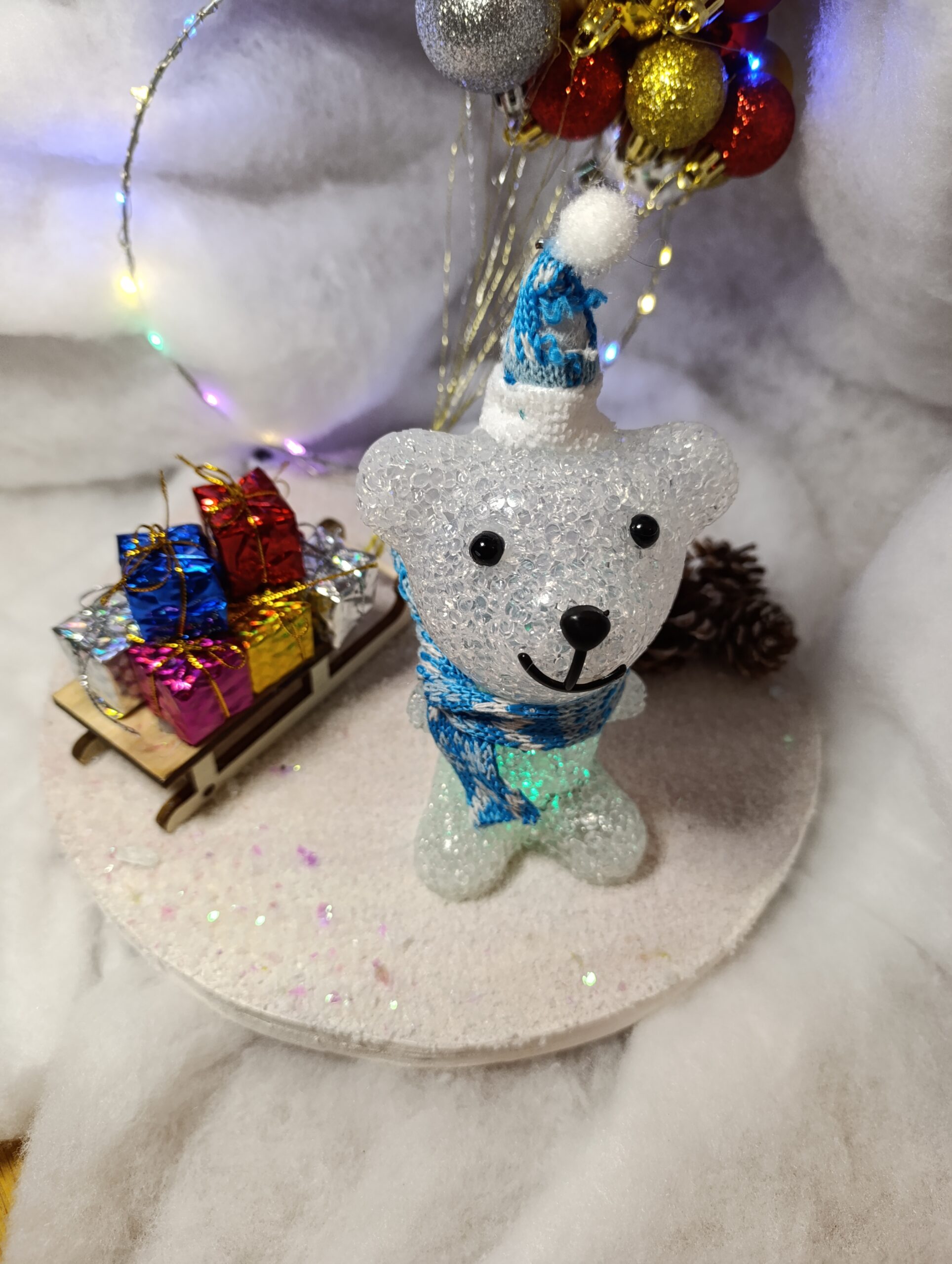 IMG_20251209_093239 🎄 Décoration de Noël artisanale – L’Ours et les Ballons de Noël – Image 5