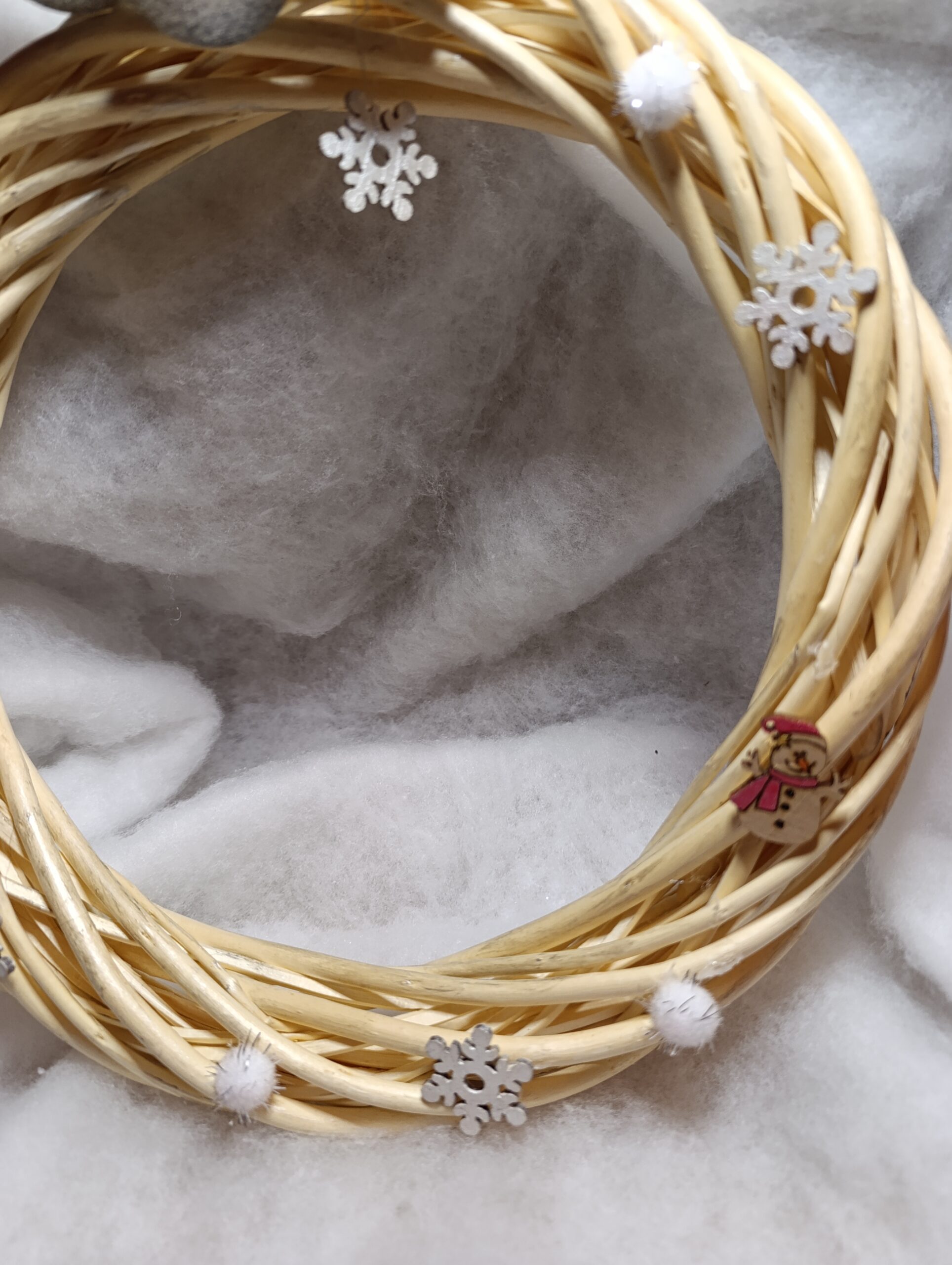IMG_20251209_093850 ❄️ Couronne Flocons d’Argent – La poésie de l’hiver en toute simplicité – Image 5