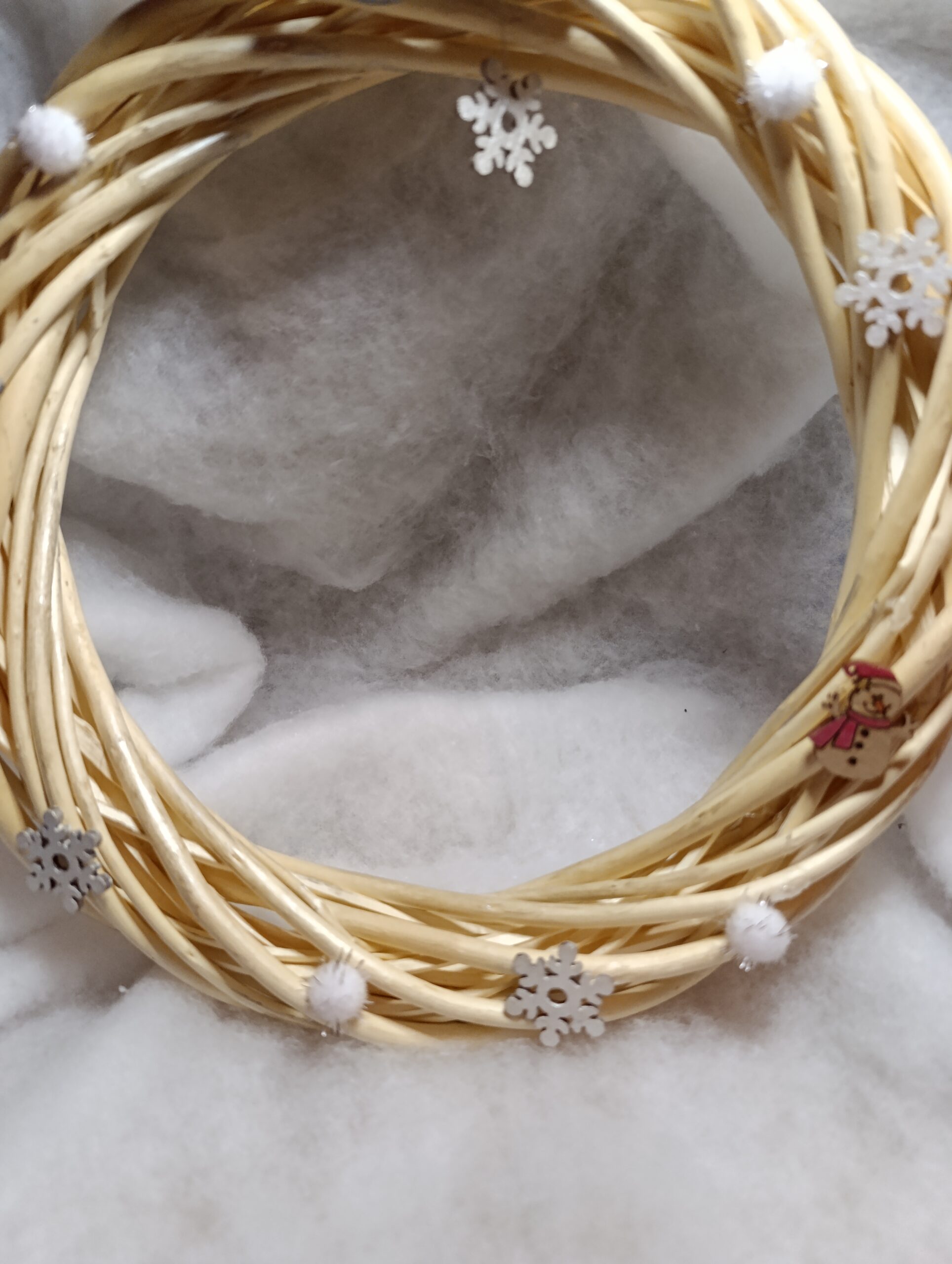 IMG_20251209_093852 ❄️ Couronne Flocons d’Argent – La poésie de l’hiver en toute simplicité – Image 3