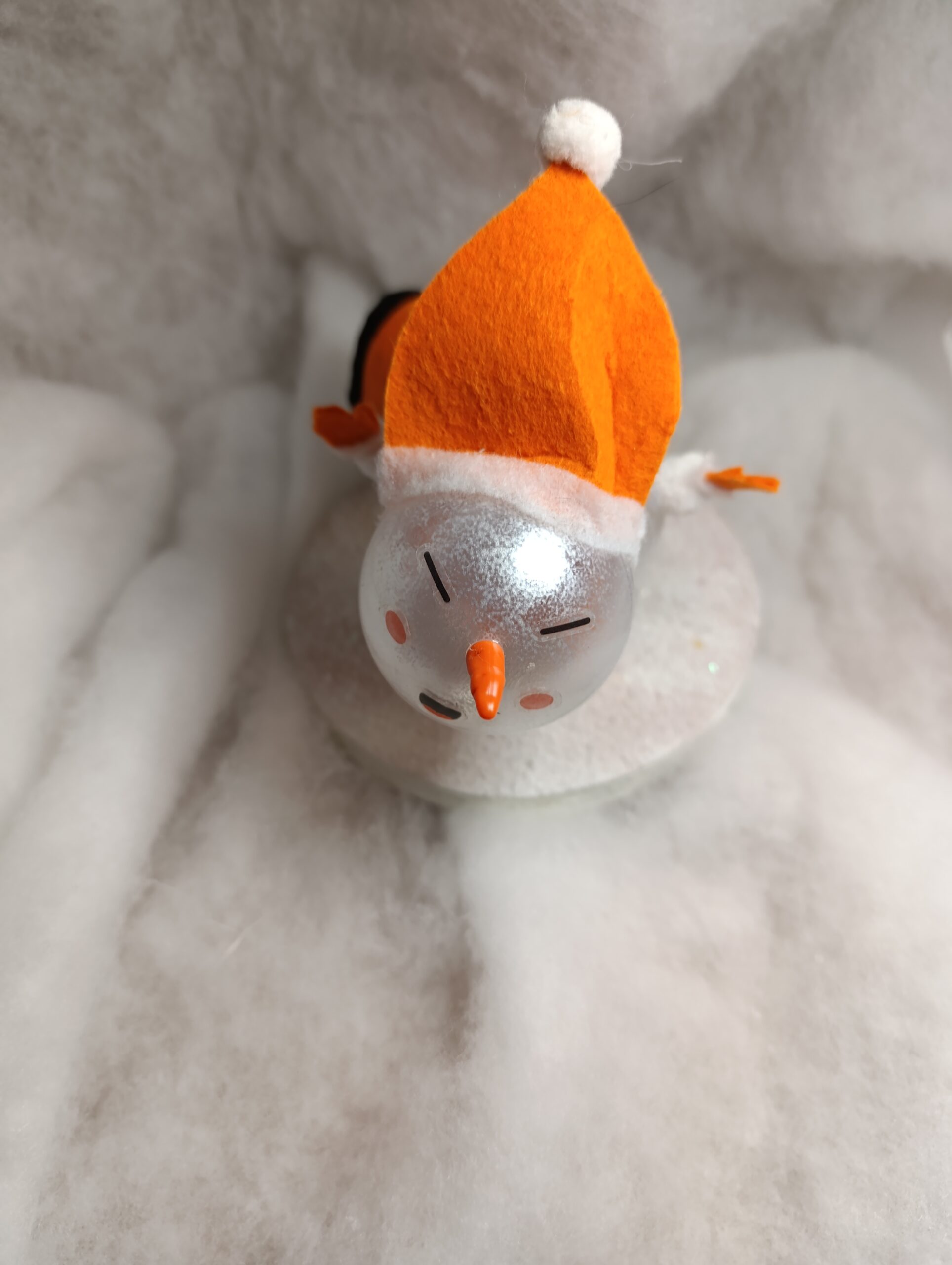 IMG_20251209_094929 « Floconfus Bonhomme de neige plongeon orange » – Image 3