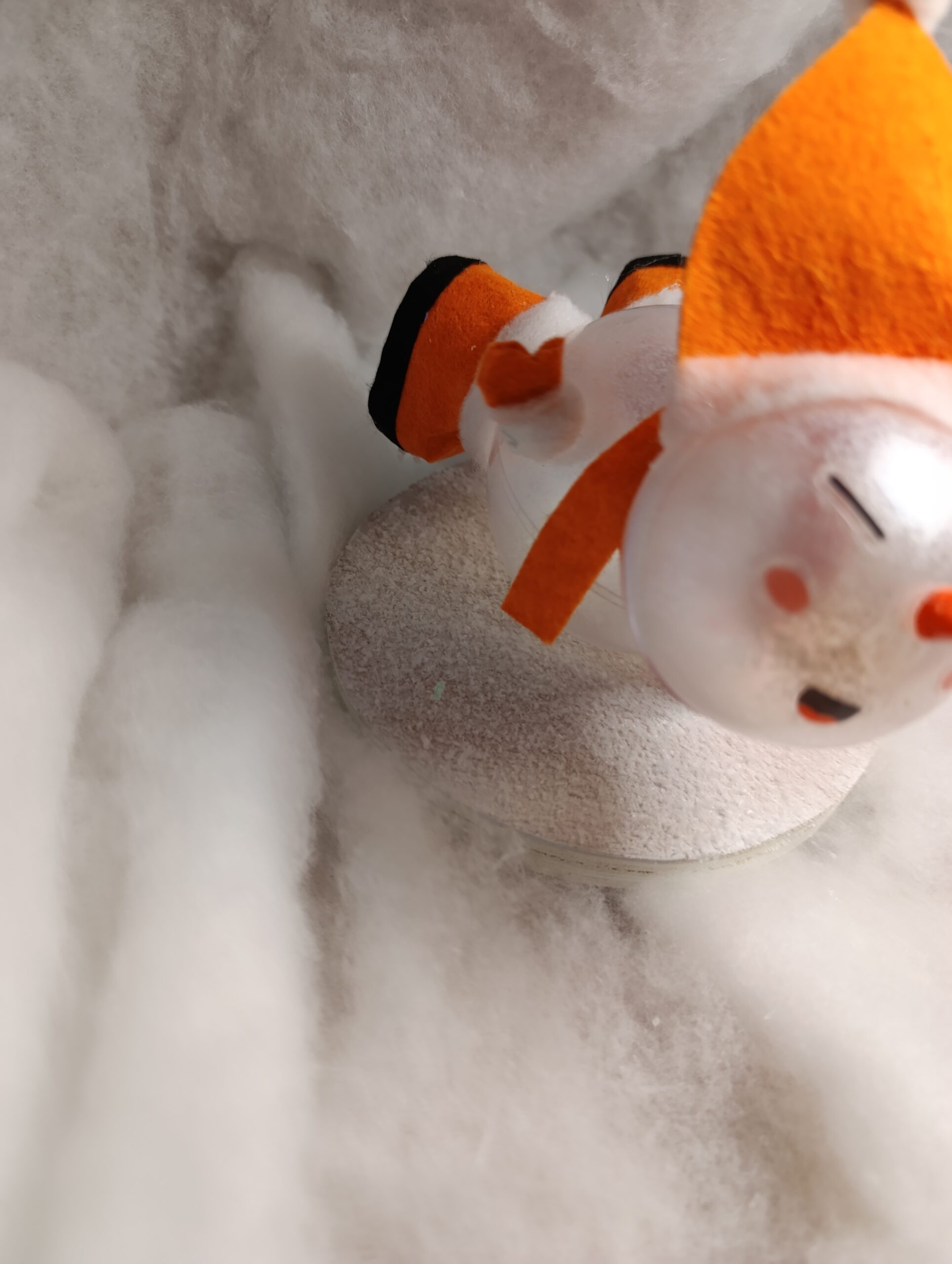 IMG_20251209_094931 « Floconfus Bonhomme de neige plongeon orange » – Image 5