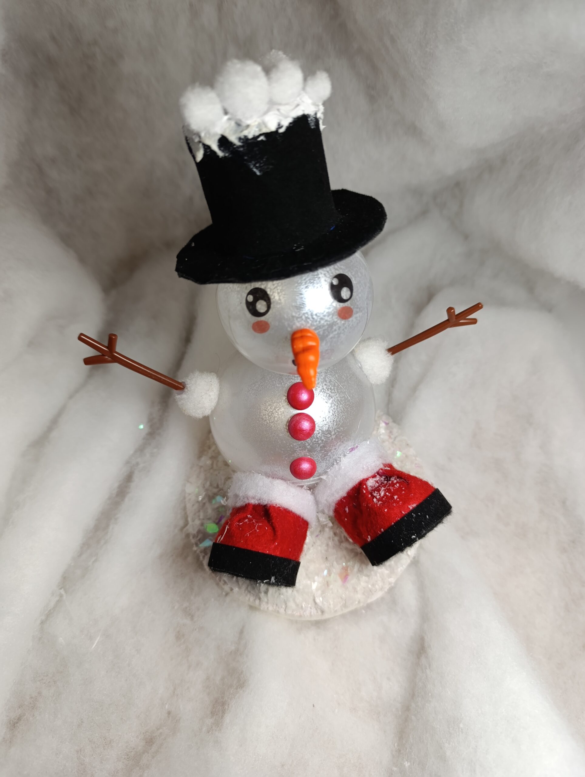 IMG_20251209_095008 Neigépince, bonhomme de neige assis au chapeau haut de forme – Image 2