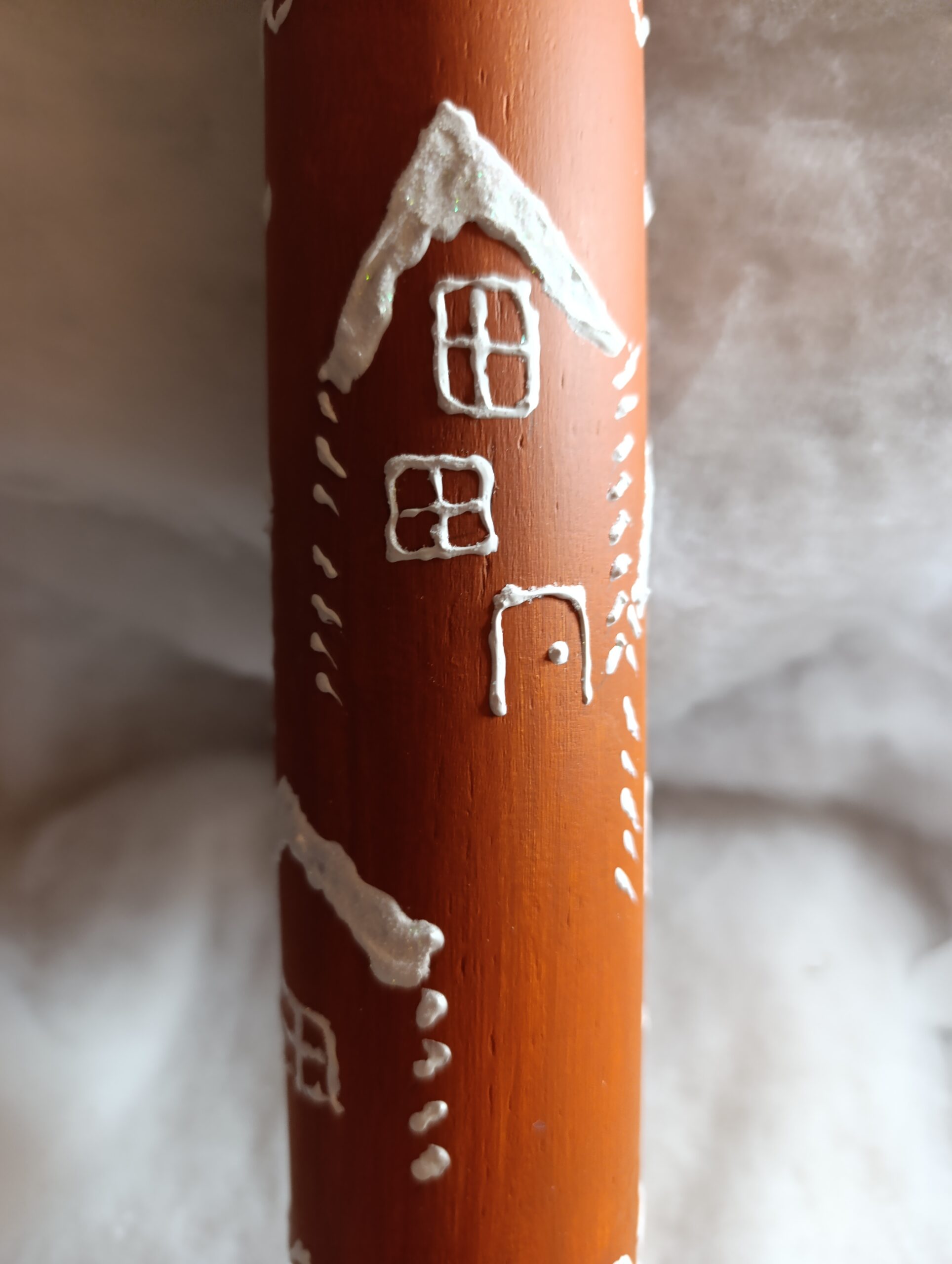 IMG_20251209_104004 🎄 Décoration de Noël – Rouleau à pâtisserie en bois décor Maison pain d’épices – Image 3