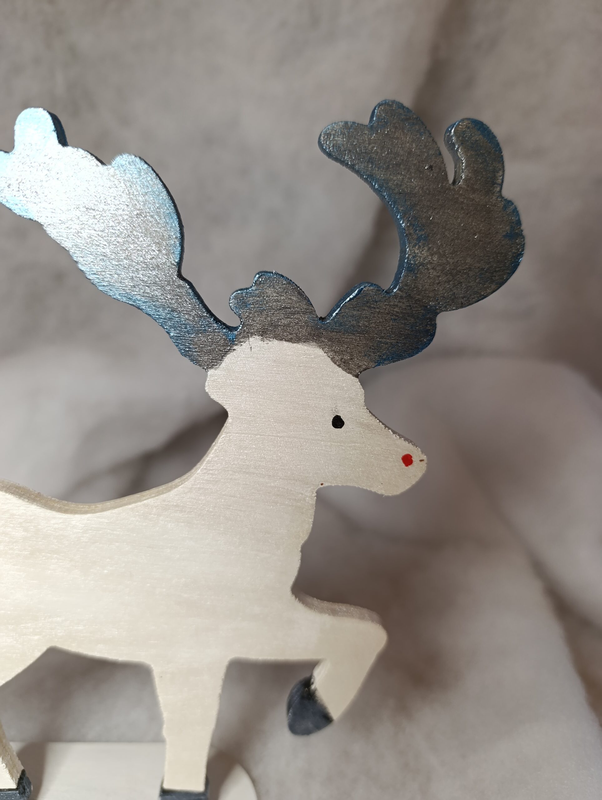 IMG_20251209_105608 🦌 Renne Enneigé du Village du Lys Enchanté Décoration artisanale de Noël – Image 2