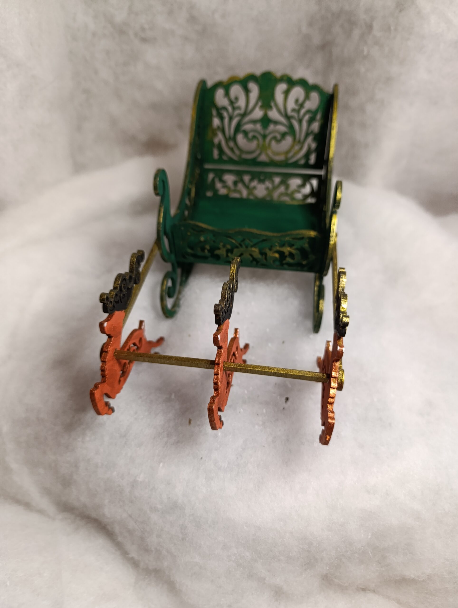 IMG_20251209_114336 🌲✨ Traîneau Vert Émeraude Le Gardien des Forêts Hivernales – Image 4