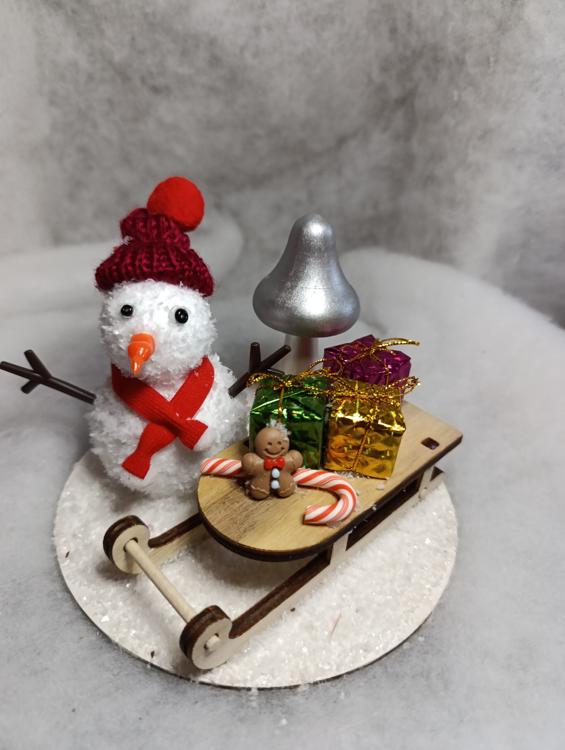 IMG_20251209_114922 Centre de table Bonhomme de Neige Traîneau gourmand & Champignon Argenté