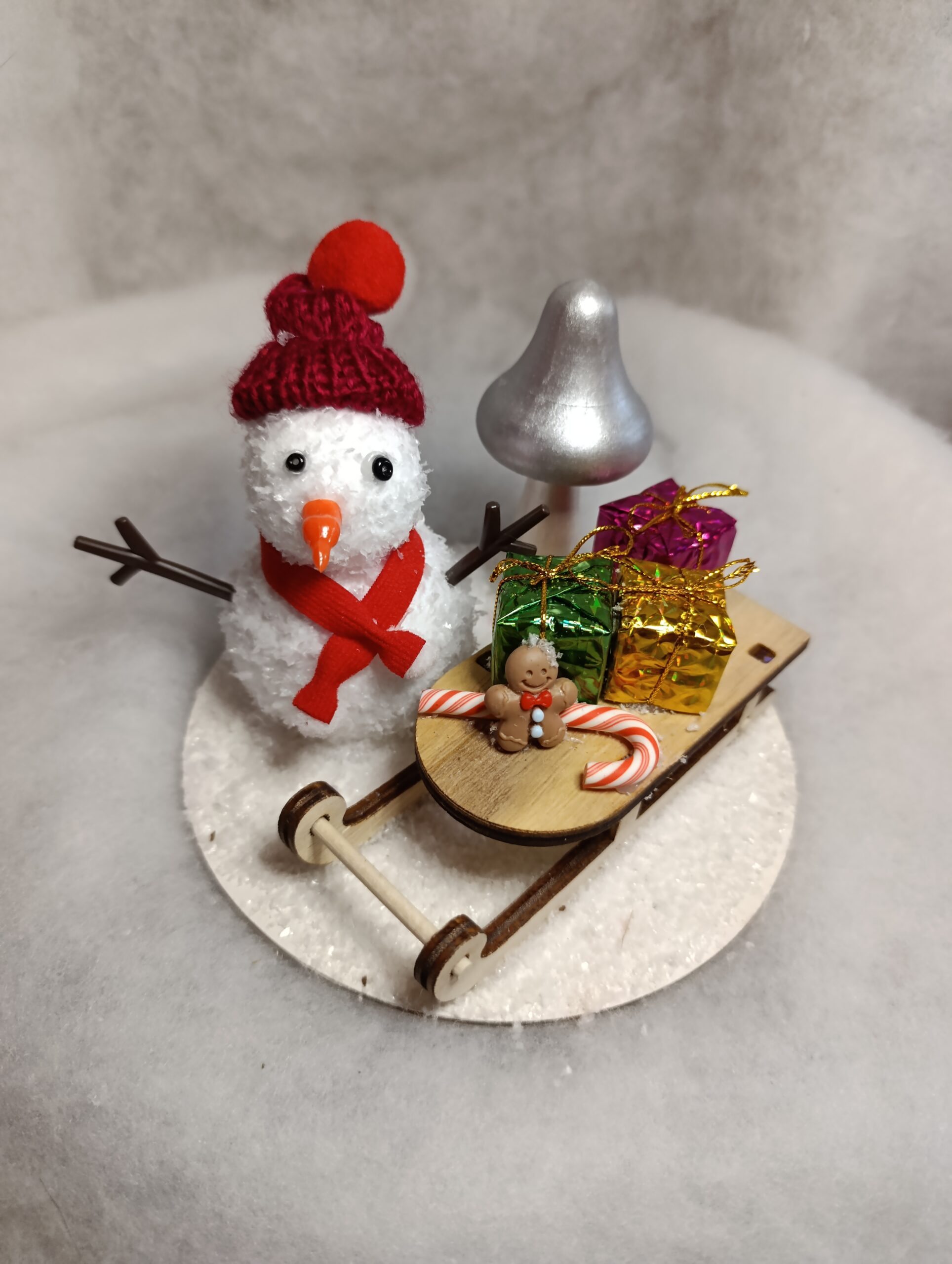 IMG_20251209_114926 Centre de table Bonhomme de Neige Traîneau gourmand & Champignon Argenté – Image 4