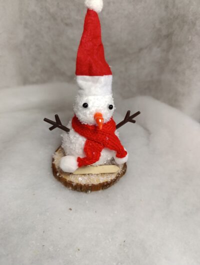 Marque-place de Noël Bonhomme de neige au bonnet rouge et écharpe rouge