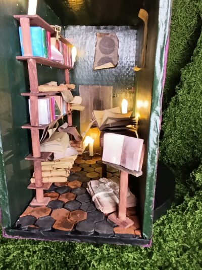 le grimoire des mondes cachés – booknook féerique du village du lys enchanté