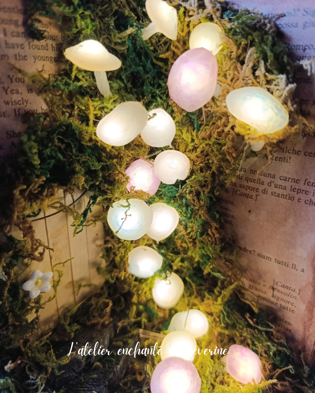 book nook – la clairière des champignons lumineux book nook – la clairière des champignons lumineux