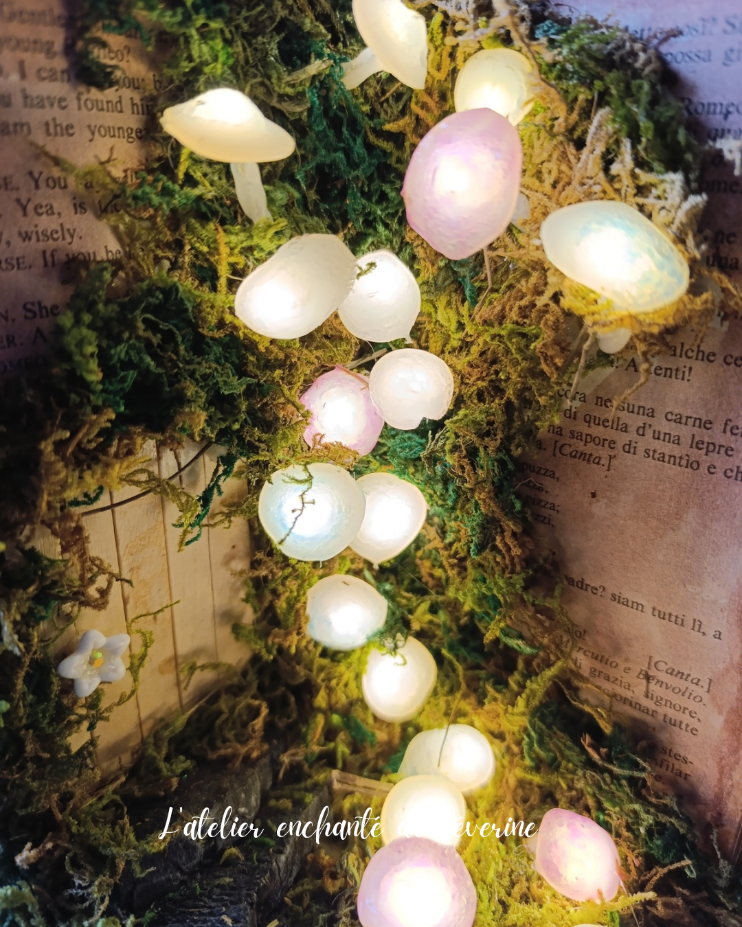 book nook – la clairière des champignons lumineux book nook – la clairière des champignons lumineux